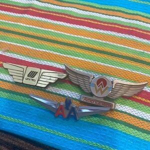 Vintage airline pins America west, American and United